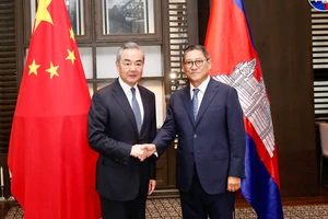 Campuchia tiếp ông Vương Nghị sang thăm