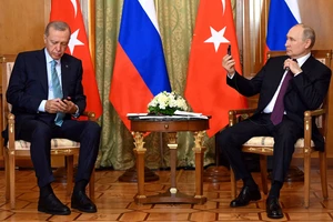 Tiếp ông Erdogan, ông Putin rắn về thỏa thuận ngũ cốc