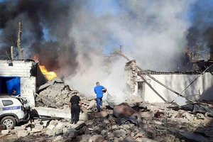 Nóng Nga-Ukraine 9-9: IAEA báo động giao tranh quanh nhà máy điện hạt nhân; Lô xe tăng Leopard 1 đầu tiên đến Ukraine