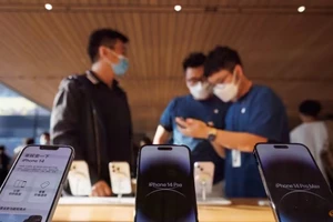Trung Quốc bác tin cấm nhân viên nhà nước dùng iPhone
