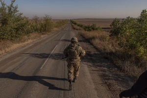 Nóng Nga-Ukraine 5-10: Nga nói Ukraine sắp tấn công nam Donetsk; Ông Zelensky thừa nhận thiếu vũ khí, ông Biden lo chuyện viện trợ