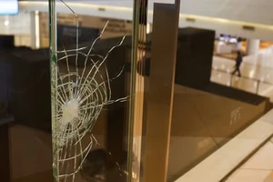 Xả súng Bangkok: Nghi phạm 14 tuổi hầu tòa; có thể truy tố cả cha mẹ 