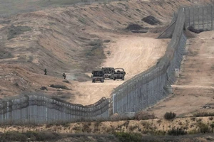 Xung đột Israel-Hamas 13-11: Israel bắt hàng chục chiến binh Hamas về thẩm vấn; bệnh viện ở Gaza tiếp tục bị không kích, phải ngừng hoạt động