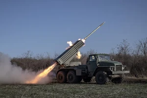 Chiến sự Nga-Ukraine 2-12: Kiev phá tuyến đường sắt nối Nga-Trung Quốc; Moscow tăng quy mô quân đội do lo ngại từ NATO