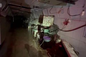 VIDEO: Israel phát hiện mạng lưới đường hầm hàng chục mét dưới trại tị nạn lớn nhất Gaza
