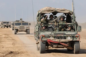 Xung đột Israel-Hamas 26-1: Dân Gaza xếp hàng nhận lương thực thì trúng không kích, hàng trăm thương vong; Nga tiếp phái đoàn Houthis