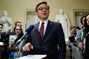 Chủ tịch Hạ viện Mỹ trước nguy cơ bị bãi nhiệm vì viện trợ Ukraine