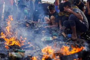 Israel không kích trại tị nạn ở Rafah, 45 người thiệt mạng 