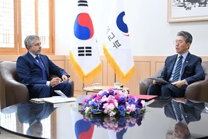 Hàn Quốc triệu tập đại sứ Nga