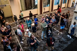 Nước Pháp trước 3 kịch bản chính trường 