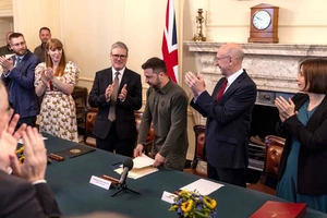 Thủ tướng Anh mời ông Zelensky họp nội các, Nga phản ứng mạnh