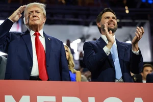 Bộ đôi Trump - Vance nhắm mục tiêu bà Harris 