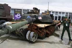 ẢNH, VIDEO: Xe tăng phương Tây được trưng bày tại triển lãm ở Moscow 