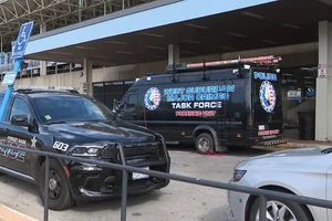 Mỹ: Xả súng trên tàu điện ngầm, 4 người thiệt mạng