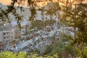 Israel không kích mục tiêu Hezbollah, ném bom cảng Houthis, hơn 60 người chết