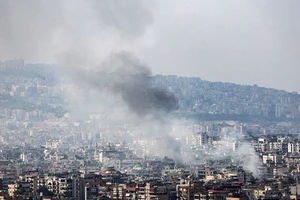 Có tin Iran chuẩn bị 10 kịch bản ứng phó Israel; Houthis nói phóng tên lửa, UAV vào Israel