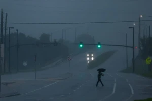 Bão Milton đổ bộ Florida, gây mưa lớn và lũ quét, có thương vong