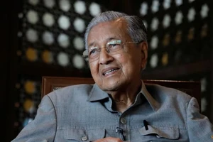 Malaysia: Cựu Thủ tướng 99 tuổi Mahathir nhập viện 