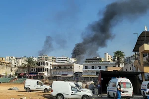 Israel không kích liên hoàn ở Lebanon, hàng chục người bị thương