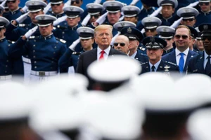 CNN: Lầu Năm Góc bàn ứng phó nếu ông Trump ban hành lệnh gây tranh cãi