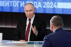 Ông Putin họp báo cuối năm, thách phương Tây ‘đấu tay đôi’ với tên lửa siêu thanh Oreshnik 