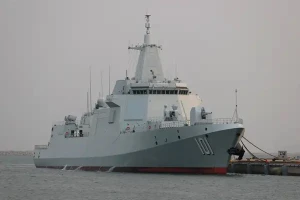 Cận cảnh tàu khu trục Type 055 của Trung Quốc - khí tài ngang ngửa tàu tuần dương Mỹ