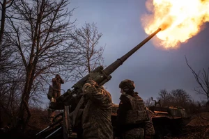 Ukraine giữa bộn bề áp lực thực địa và ngoại giao