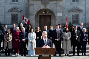 Tân thủ tướng Canada họp báo sau nhậm chức, nhắn đến ông Trump 