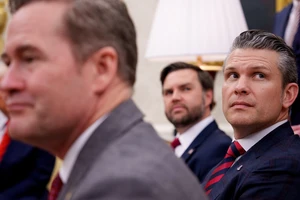 Toàn cảnh vụ quan chức chính quyền ông Trump bị nghi để lộ kế hoạch quân sự