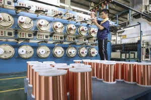 Thuế đối ứng của Mỹ có hiệu lực, thị trường phản ứng