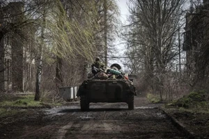 Chiến sự Nga - Ukraine 21-4: Hai bên tố nhau vi phạm lệnh ngừng bắn Phục sinh; Ông Trump gợi ý lợi ích cho Nga-Ukraine nếu đạt thoả thuận hoà bình