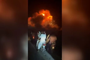 VIDEO: Ấn Độ tấn công tên lửa Pakistan, Islamabad thề đáp trả thích đáng