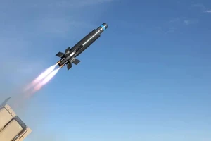 Biết gì về Roadrunner-M và Coyote Block 2 - Hai dòng UAV chuyên trị UAV?