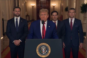 Ông Trump cảnh báo sẽ đánh áp đảo nếu Iran đáp trả