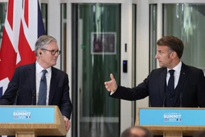 Biết gì về thỏa thuận ‘vào một - ra một’ giữa Anh và Pháp?