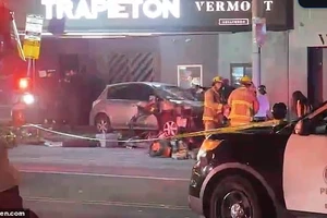 Ô tô lao vào đám đông ở LA, hơn 20 người bị thương