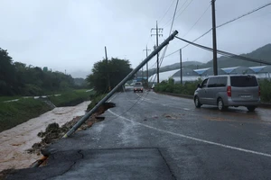 Mưa lũ lớn ở Hàn Quốc: 10 người thiệt mạng, gần 13.000 người sơ tán