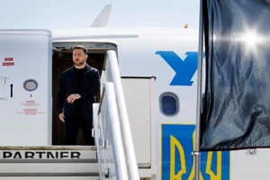 Ukraine: Nóng rực chiến trường, bận rộn ngoại giao