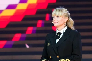 Ấn tượng phụ nữ đầu tiên trên thế giới chỉ huy tàu phá băng hạt nhân, là người Nga