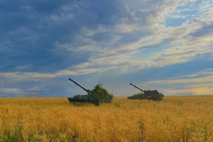 Chiến sự Nga - Ukraine 2-9: Nóng Donetsk, Crimea