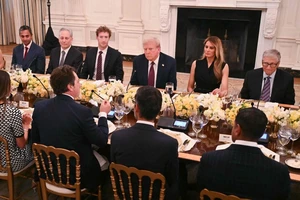 Ông Trump đãi tiệc các ông lớn công nghệ, không có ông Musk