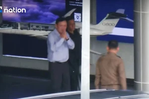 Ông Thaksin về Thái Lan trước thềm phán quyết 'vụ án tầng 14'