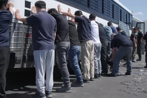 Hàn Quốc sẽ điều máy bay hồi hương 300 lao động bị bắt ở Mỹ 