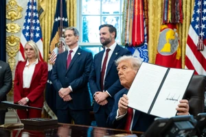 Ông Trump ký sắc lệnh bán TikTok tại Mỹ, định giá 14 tỉ USD