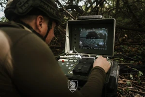 Chiến sự Nga - Ukraine 3-10: Tổng tư lệnh Ukraine ra chỉ đạo nóng trước các đòn UAV Nga; Điện Kremlin cảnh báo rắn về tên lửa Tomahawk