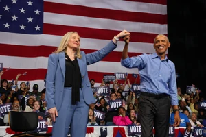 Cả nước Mỹ đổ dồn về cuộc bầu cử ngày thứ Ba