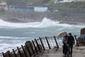 Bão Fung-wong áp sát, Đài Loan sơ tán hơn 3.000 dân 