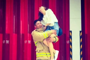 ‘Siêu anh hùng của em’: Xúc động lời nhắn bạn gái gửi người lính cứu hoả hy sinh ở Hong Kong