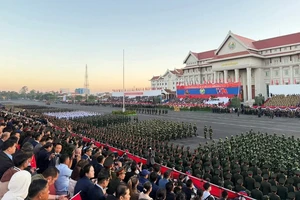 Lào long trọng kỷ niệm 50 năm Quốc khánh