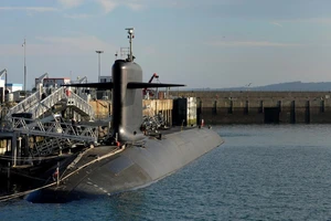 Pháp điều tra vụ 5 UAV xuất hiện ở căn cứ tàu ngầm hạt nhân 